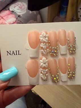 Peach & White Floral 3D Rhinestone Press-On Nails